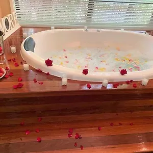 4* Aparthotel On Buderim Rainforest